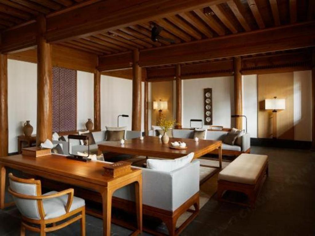 ホテル Amandayan 麗江市 エクステリア 写真