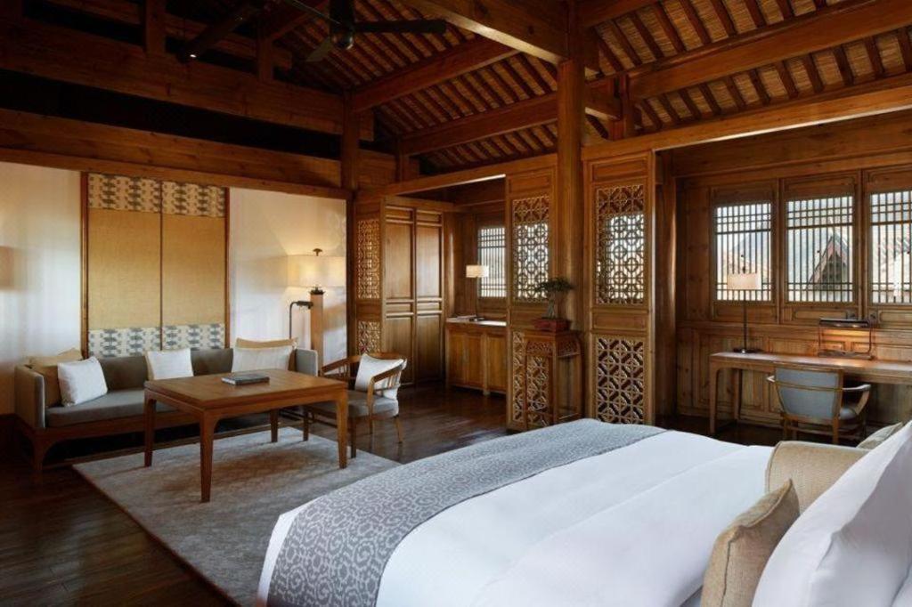 ホテル Amandayan 麗江市 エクステリア 写真